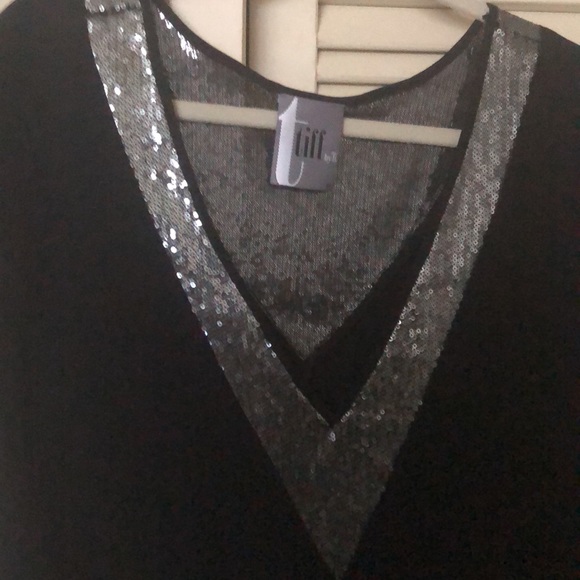 Black  silk tunic top brand new never worn sz med - Picture 2 of 8